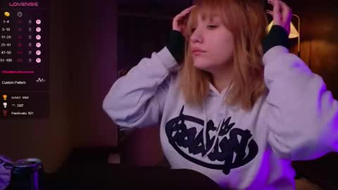 Snapshot of morvelyn chatting on September 2025 09:05:02 PM morvelyn online show from September 2025 09:05:02 PM