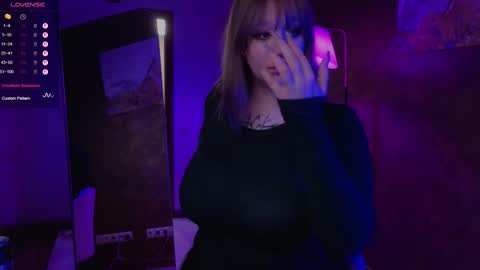 Snapshot of morvelyn chatting on October 2025 06:07:01 PM morvelyn online show from October 2025 06:07:01 PM