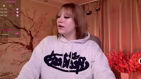 Snapshot of morvelyn chatting on November 2025 12:40:01 PM morvelyn online show from November 2025 12:40:01 PM