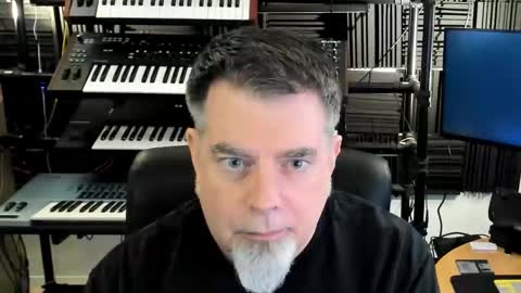 Snapshot of mostly_unbothered chatting on April 2026 05:52:01 AM mostly_unbothered online show from April 2026 05:52:01 AM