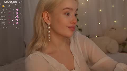 Snapshot of mother__of__dragons chatting on October 2025 03:47:02 PM  Deni and Jett my weekly schedule online show from October 2025 03:47:02 PM