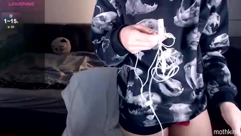 mothkink Moth  -  online show from November 2025 05:46:02 PM