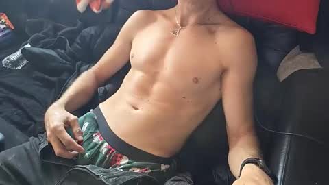 hot-caution online show from November 2025 07:59:01 PM