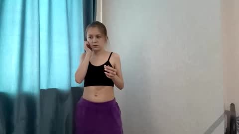 Jenny online show from December 2025 08:10:01 AM