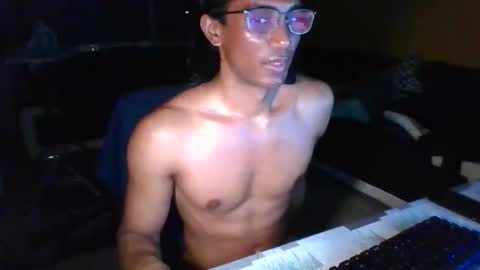 Snapshot of mozeyxxx chatting on November 2025 04:39:01 PM Mozey online show from November 2025 04:39:01 PM