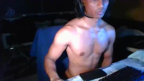 Snapshot of mozeyxxx chatting on November 2025 06:39:01 PM Mozey online show from November 2025 06:39:01 PM