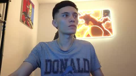 Snapshot of mr_andresr chatting on August 2026 02:33:02 AM Andy online show from August 2026 02:33:02 AM