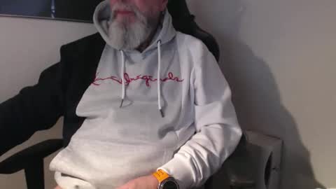 mr_boombastic2021 online show from April 2026 09:03:02 AM