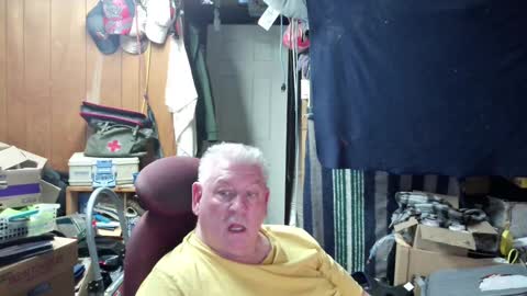mr_canoe_licker_69 online show from December 2024 08:29:01 PM