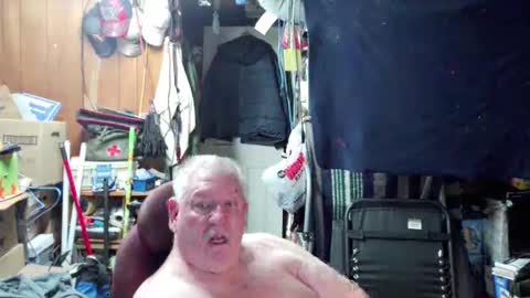 mr_canoe_licker_69 online show from December 2024 02:19:02 PM
