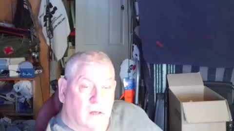 mr_canoe_licker_69 online show from February 2025 07:30:02 PM