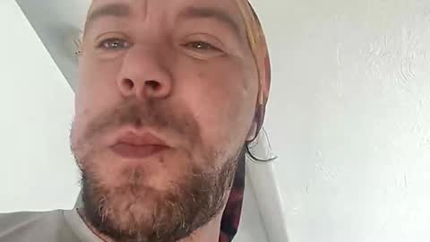 mr_i_ online show from September 2025 11:12:02 AM