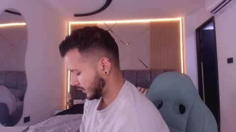 MIKEE online show from March 2026 03:11:02 AM