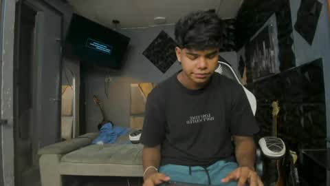 mr_mois online show from April 2026 06:08:01 AM