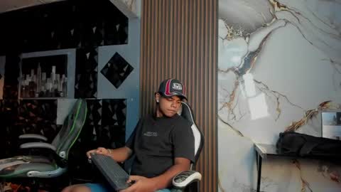 Snapshot of mr_mois chatting on July 2026 06:08:01 AM mr_mois online show from July 2026 06:08:01 AM