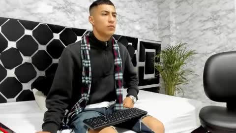 Mr Porn  online show from April 2026 01:06:02 PM