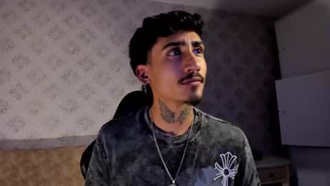 Snapshot of mr_strike chatting on December 2025 03:03:01 AM MR online show from December 2025 03:03:01 AM