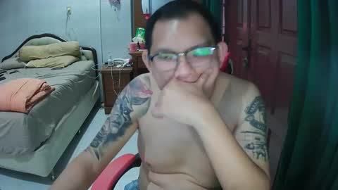 Snapshot of mr_thick89 chatting on October 2025 08:15:02 AM mr_thick89 online show from October 2025 08:15:02 AM