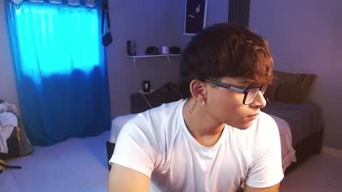 yisuz online show from July 2026 12:00:02 PM