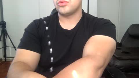 Snapshot of mrbree chatting on December 2024 05:44:01 PM Mr Bree online show from December 2024 05:44:01 PM