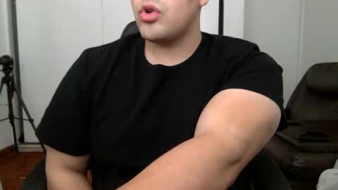 Snapshot of mrbree chatting on March 2025 10:45:02 PM Mr Bree online show from March 2025 10:45:02 PM