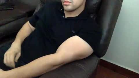 Snapshot of mrbree chatting on April 2026 04:07:01 PM Mr Bree online show from April 2026 04:07:01 PM