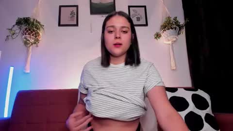 Laura online show from October 2025 02:44:01 AM