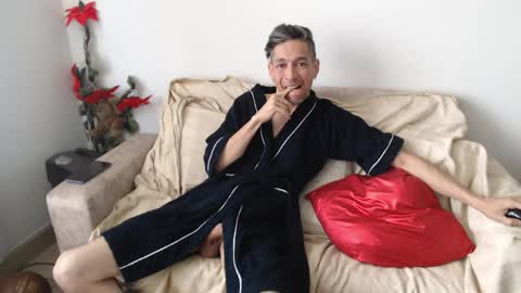 mrcock_col online show from April 2026 12:50:01 PM