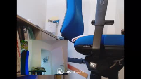 MrJohnsen1975 online show from May 2026 10:36:01 AM