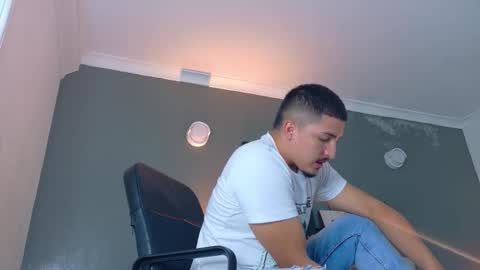 Mr Fox online show from November 2025 07:16:02 PM