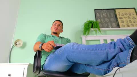 Mr Fox online show from November 2025 11:37:02 PM