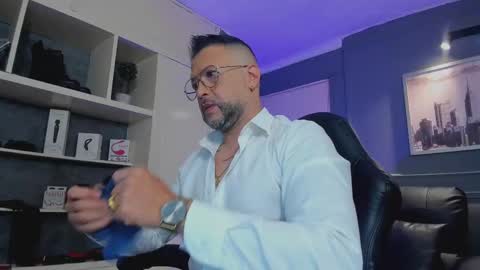 MrFrank. online show from September 2025 12:39:01 PM