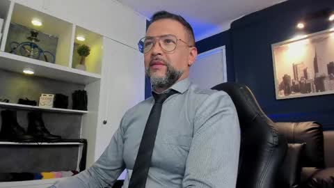 Snapshot of mrfrank_tattoo chatting on June 2026 01:39:02 PM MrFrank. online show from June 2026 01:39:02 PM