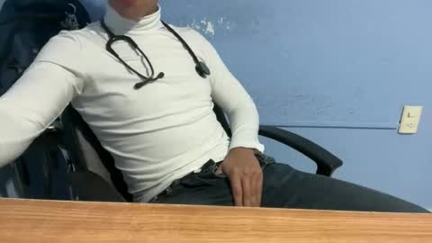 Snapshot of mrheartsoul chatting on April 2026 05:29:02 AM MrHeart online show from April 2026 05:29:02 AM