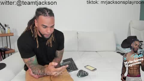 Snapshot of mrjacksonsplayroom chatting on December 2024 02:39:01 AM X TeamTJackson tnacamgirls online show from December 2024 02:39:01 AM