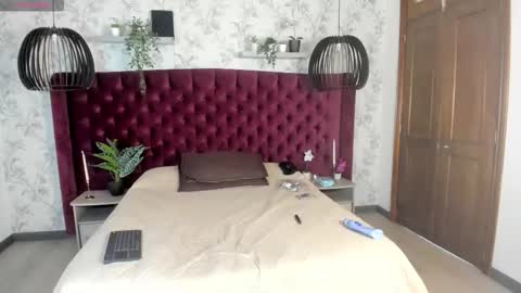 mrjustin_ online show from December 2025 08:05:02 PM