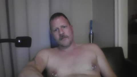 Snapshot of mrleather chatting on December 2024 09:43:01 PM mrleather online show from December 2024 09:43:01 PM