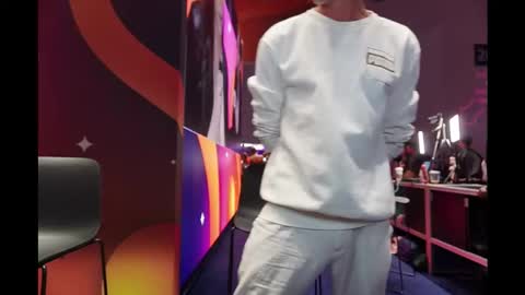 Mr Long online show from September 2025 03:39:02 PM