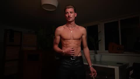 Mr Long online show from November 2025 10:34:02 PM