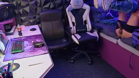 mrlongplay835366 online show from February 2026 02:11:01 AM