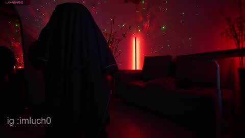 Luis    Instagram   online show from November 2025 11:03:01 PM