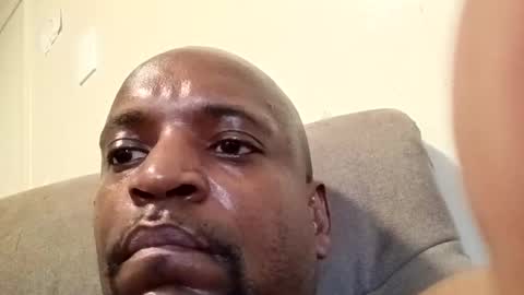 Snapshot of mrluvits chatting on April 2026 12:28:01 PM MrLuvits online show from April 2026 12:28:01 PM