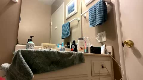 Snapshot of mrmeltyourheart chatting on February 2026 02:53:01 AM James online show from February 2026 02:53:01 AM