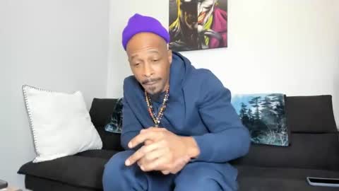 Snapshot of mromg007 chatting on February 2025 09:22:01 PM mromg007 online show from February 2025 09:22:01 PM