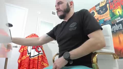 Snapshot of mrricomustachio chatting on January 2025 04:33:02 AM Rico online show from January 2025 04:33:02 AM