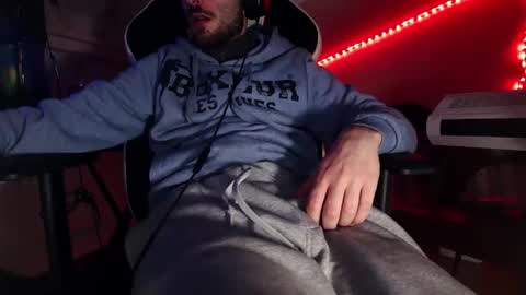 Snapshot of mrrogu3 chatting on March 2026 01:06:02 AM MrRogue online show from March 2026 01:06:02 AM