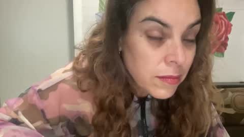 Snapshot of mrs_kinkie chatting on February 2025 01:09:02 AM mrs_kinkie online show from February 2025 01:09:02 AM