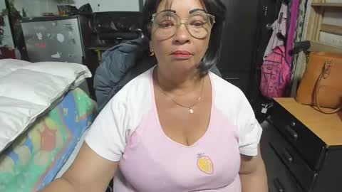 mrs_mommy online show from October 2025 11:01:02 PM