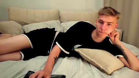 Adam online show from September 2025 11:26:02 PM