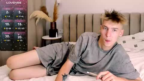 Adam online show from October 2025 11:04:02 PM